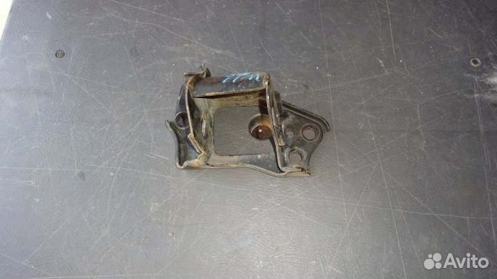 Крепление рычага заднее правое Nissan Avenir RW11