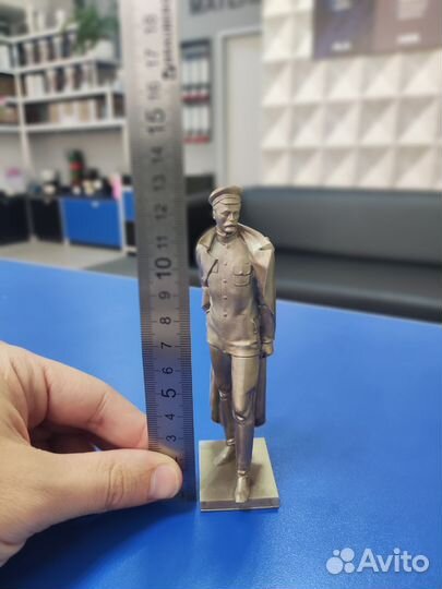 Дзержинский статуэтка