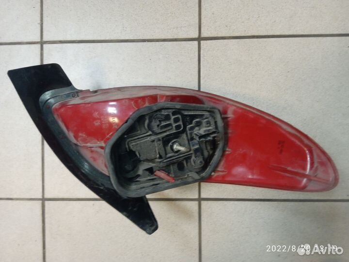 Фонарь задний наружный правый Peugeot 206