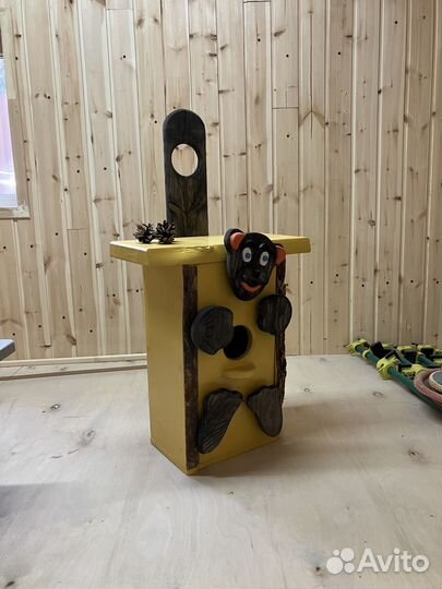 Кормушка для птиц и белок, скворечники