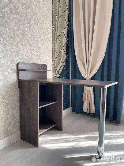 Стол маникюрный новый