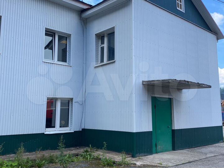 Здание, 1021 м²