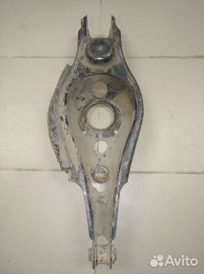 Рычаги задние поперечные Toyota Rav 4 30 кузов