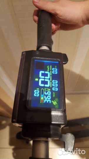 Продаю электро самокат kuugo s3