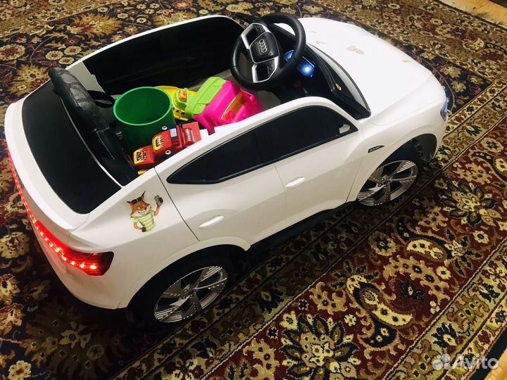 Детский электромобиль audi
