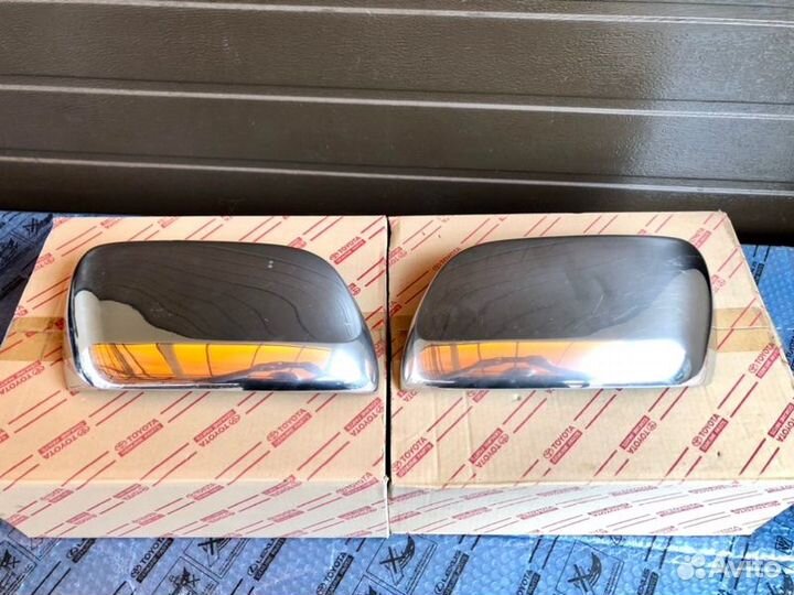 Крышка зеркала передняя Toyota Lc 200 2008-2012