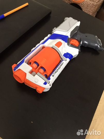 Nerf elite strong arm бластер