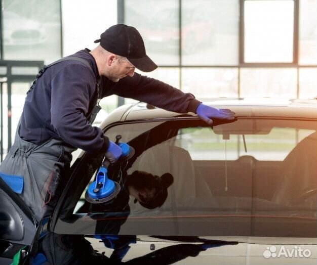 Стекло задней двери опускное правое honda jazz 2008-2015 (зелёное+крепёж) saint gobain sekurit 4004r