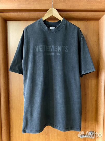 Футболка Vetements