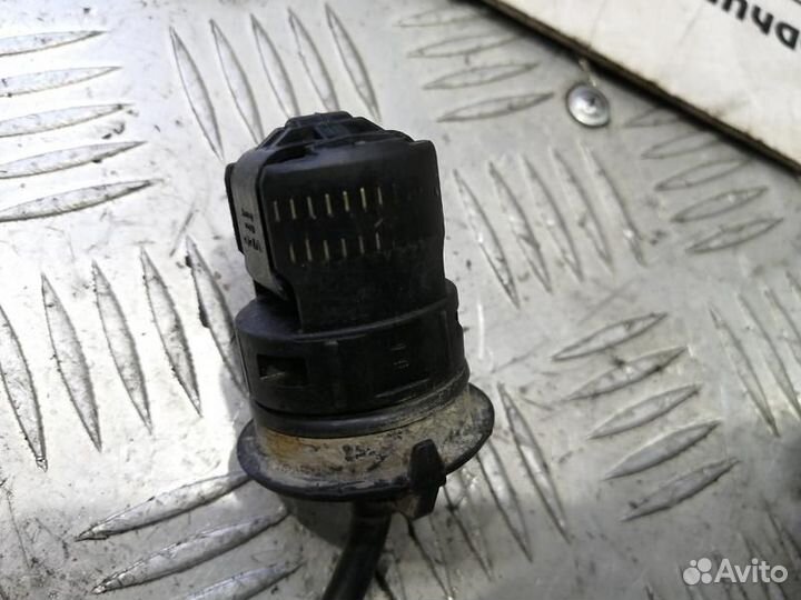 Датчик ABS задний Volkswagen Passat B5