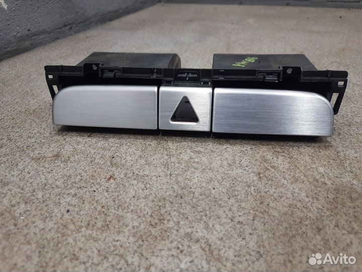 Выдвижные бардачки в торпеду WV Passat B6