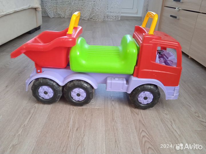 Детская машинка-самокат