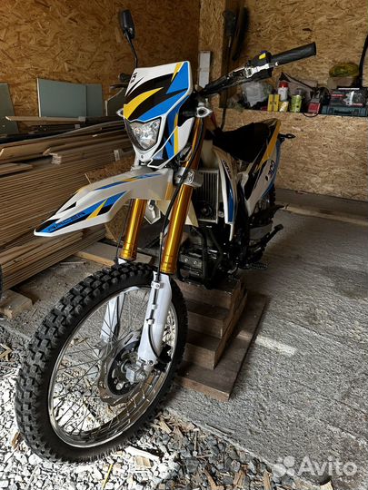 Мотоцикл Racer Enduro 300