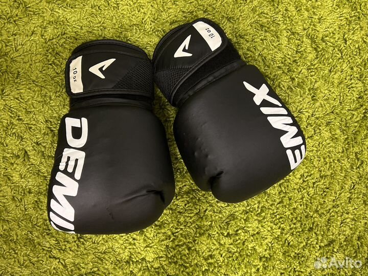 Боксерские перчатки