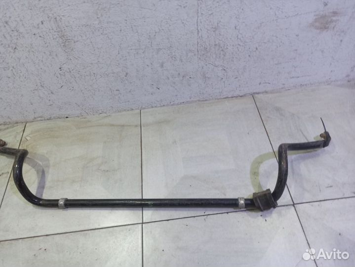 Стабилизатор передний