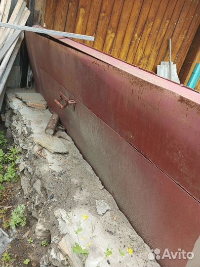 Ворота гаражные металлические новые
