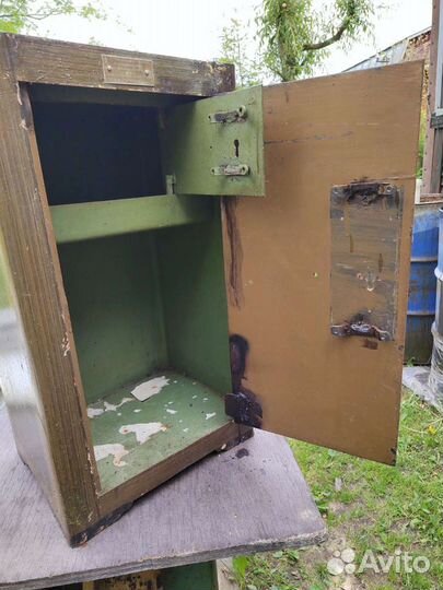 Сейф (ящик) металлический