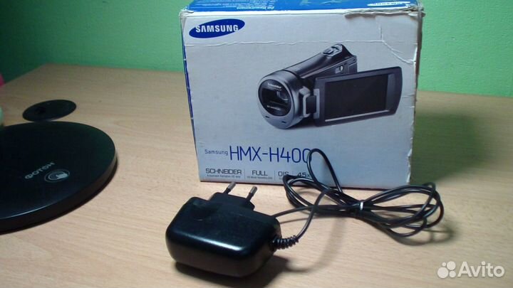 Видеокамера Samsung HMX-H400