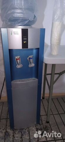 Кулер для воды напольный