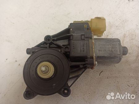 Моторчик переднего левого стеклоподъемника