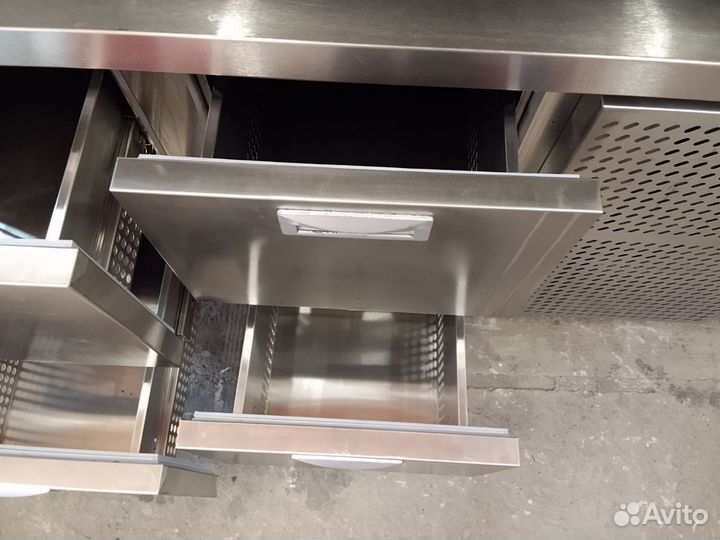 Холодильный стол hicold с выжимными ящиками