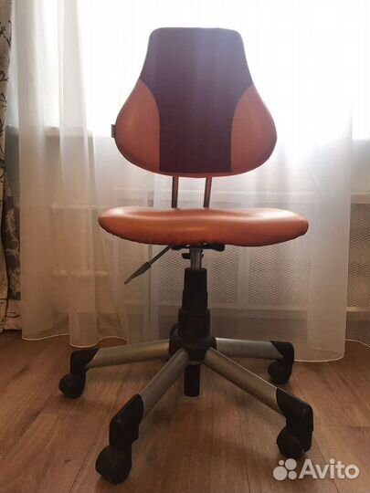 Комфортное детское кресло для учебы