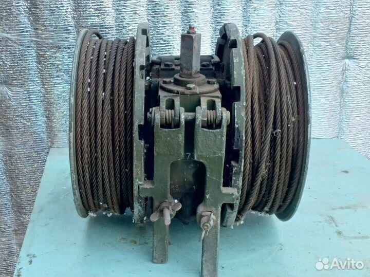 Лебедка военная ручная