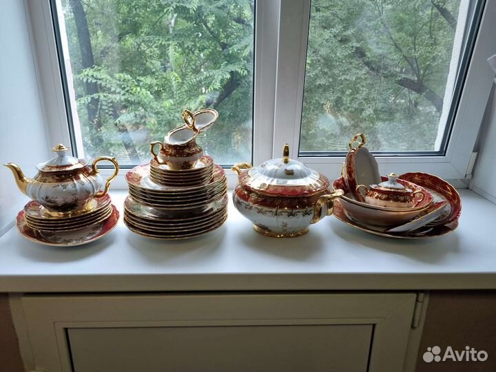 Столовый сервиз фарфоровый