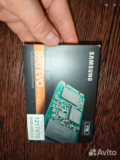 SSD-накопитель Samsung в заводской упаковке