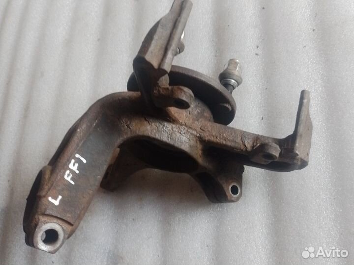 Поворотный кулак правый Ford focus 1 1.8 115 л.с