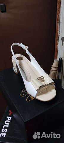 Кукла фарфор