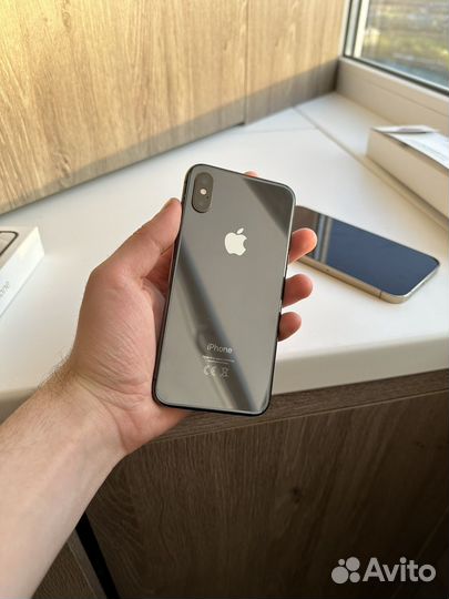 iPhone X, 64 ГБ