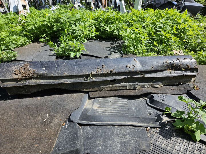 Порог левый Skoda Octavia A5