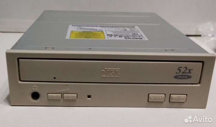 Приводы для дисков и кабель для принтера