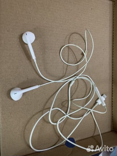 Наушники apple lightning проводные