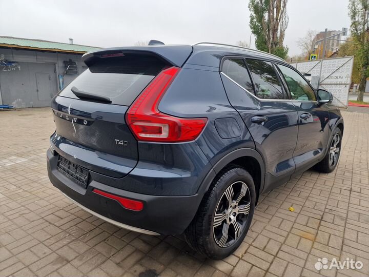 Volvo XC40 2.0 AT, 2021, битый, 50 000 км