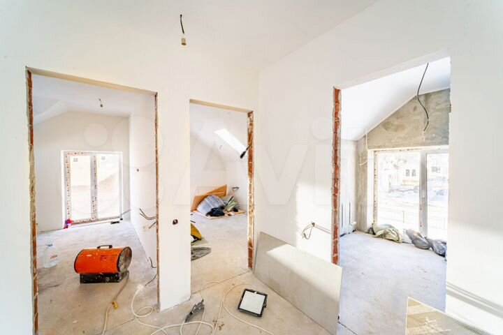 Коттедж 180 м² на участке 6 сот.