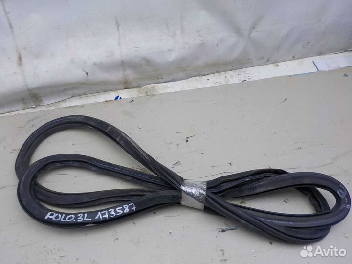 Резинка проемная volkswagen polo задняя левая
