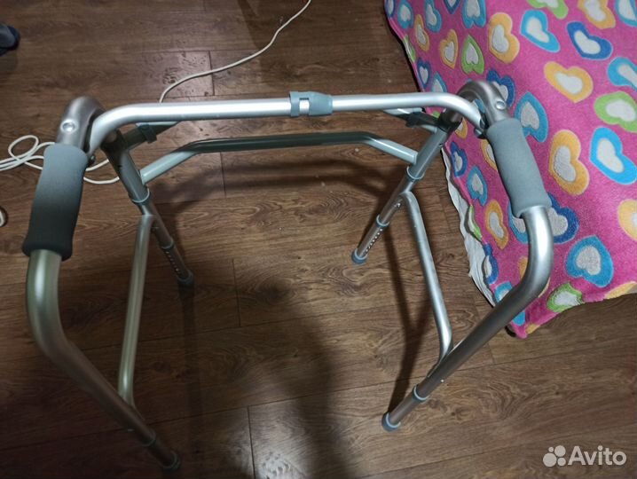 Ходунки для взрослых шагающие