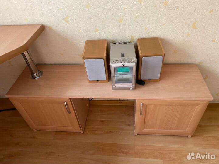 Стол с тумбой из лдсп для учёбы