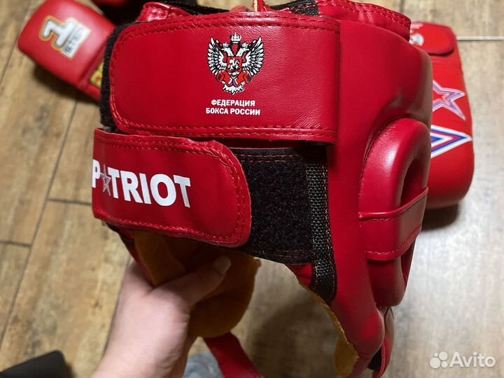 Набор Шлем боксерский и боксерские перчатки