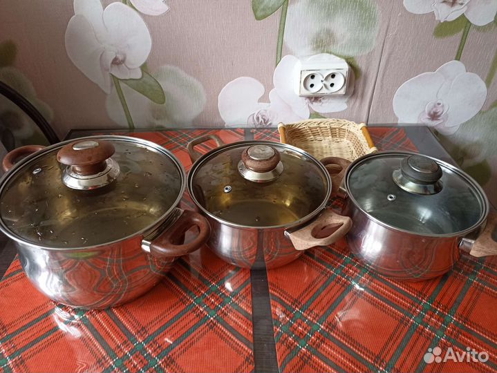 Кастрюли с крышками