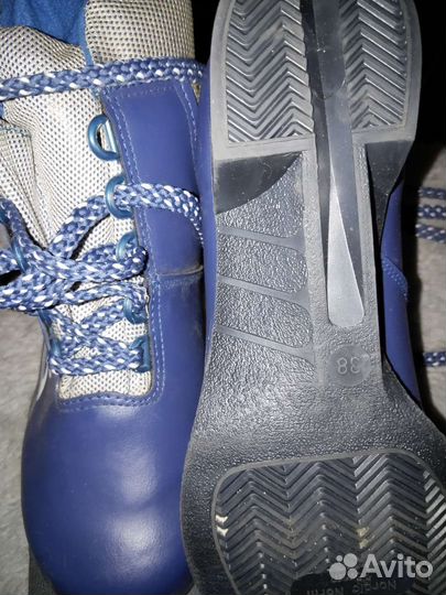 Лыжные ботинки