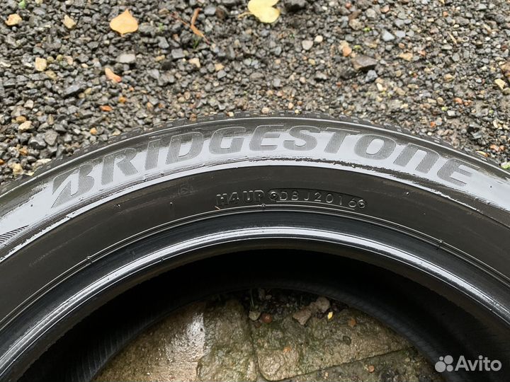 Bridgestone Blizzak Spike-02 225/55 R17