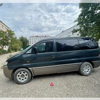 Hyundai Starex 2.5 MT, 2001, 386 000 км, с пробегом, цена 320 000 руб.