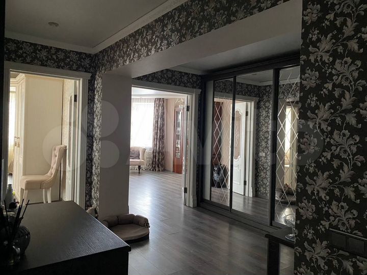 3-к. квартира, 86 м², 7/10 эт.