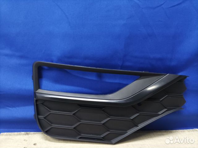 Окантовка птф правая Volkswagen Amarok 2 на 2010