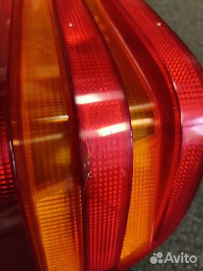 Задний фонарь правый mercedes W140