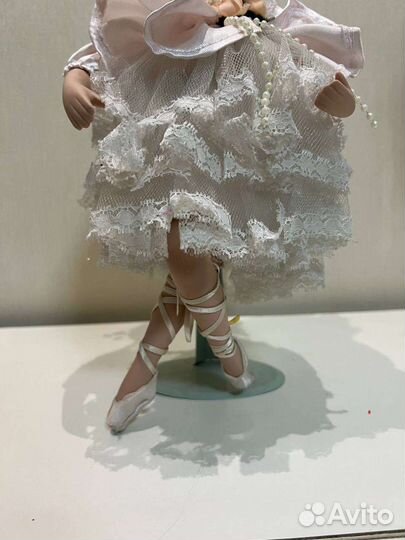 Фарфоровая коллекционная кукла балерина