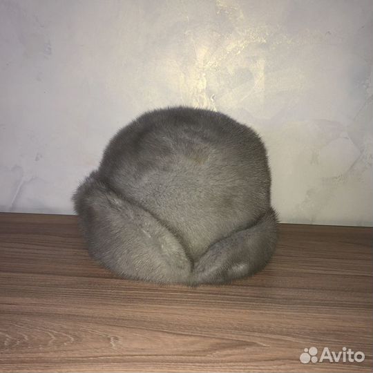 Мужская и женская шапка